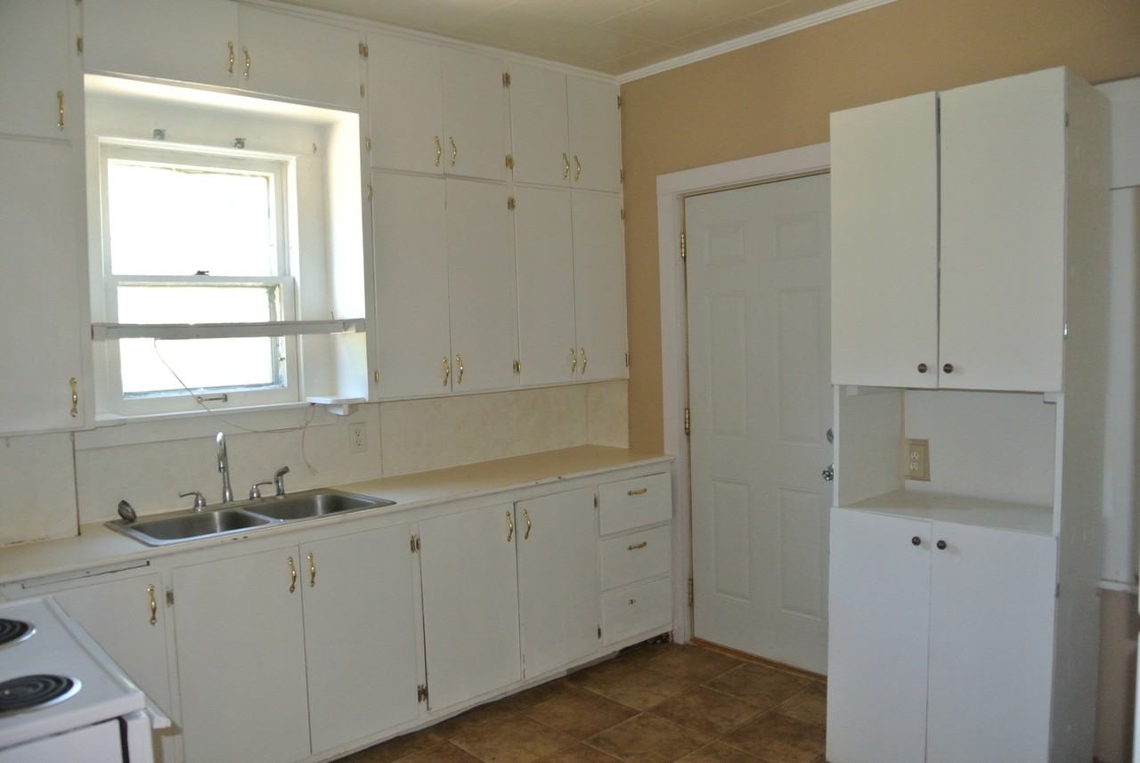 122 5th Ave Se - Photo 5 of 14