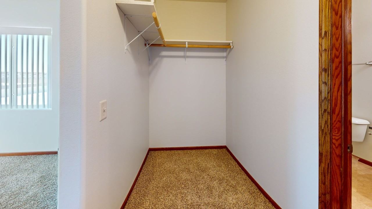 2208 33rd St NW - Photo 5 of 11