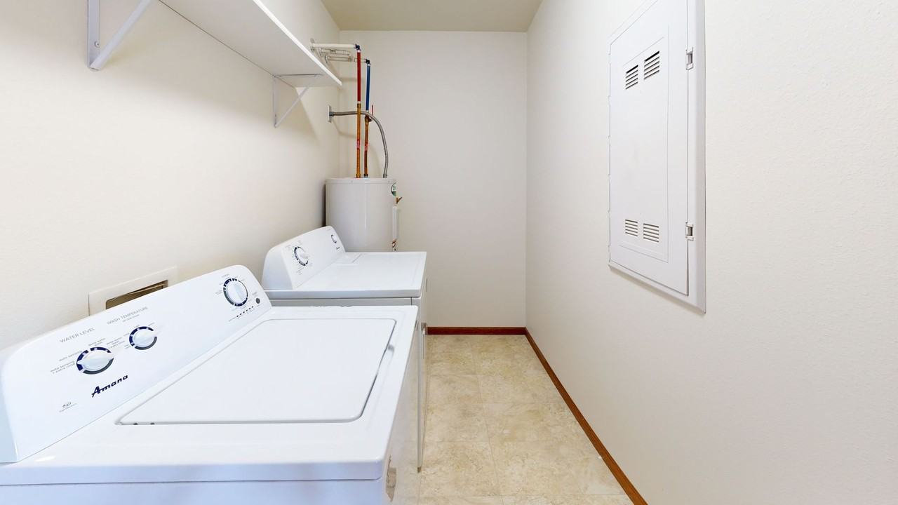 2208 33rd St NW - Photo 7 of 11