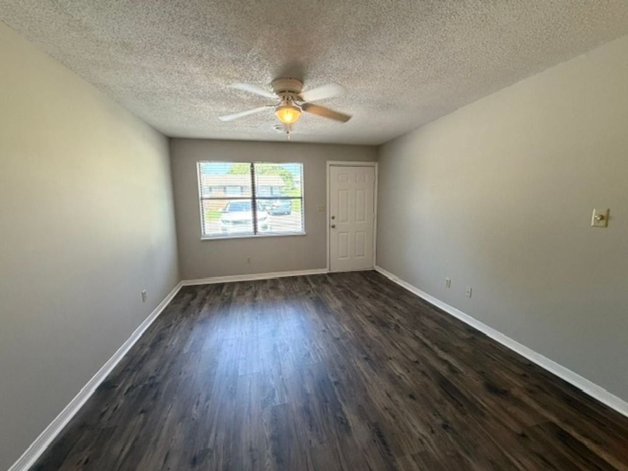 165 Eastview Ave Nw - Photo 2 of 11