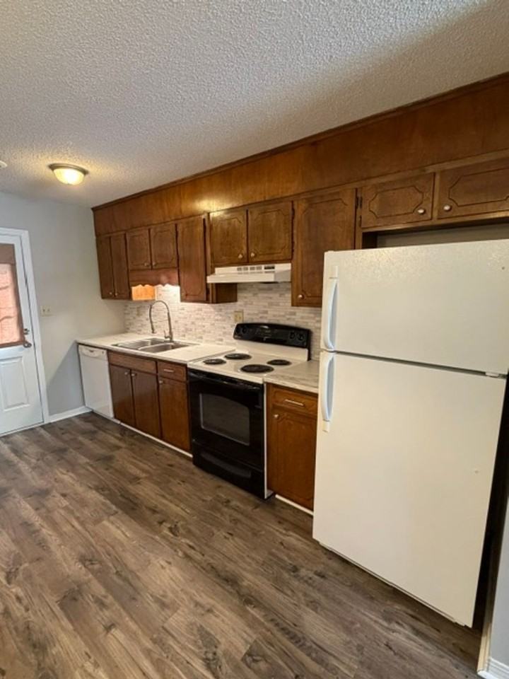 165 Eastview Ave Nw - Photo 4 of 11