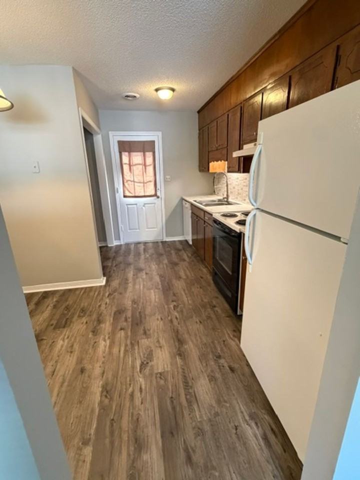 165 Eastview Ave Nw - Photo 5 of 11