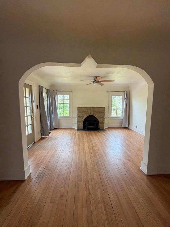 520 Jefferson St - Photo 2 of 9
