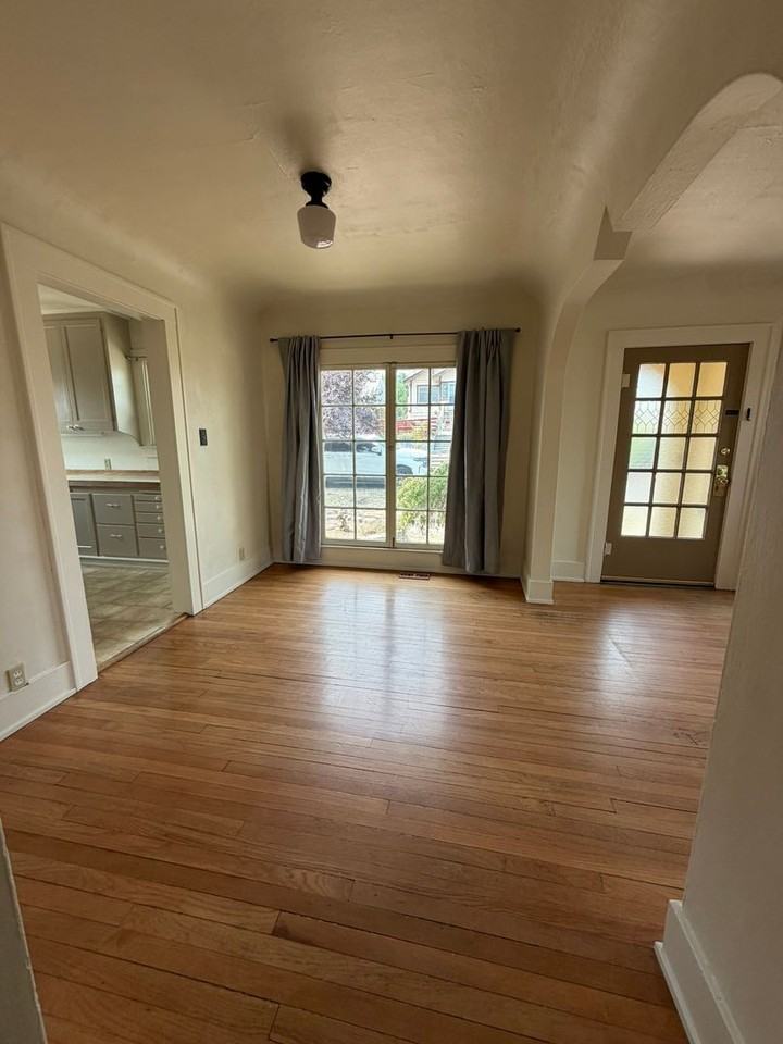 520 Jefferson St - Photo 4 of 9