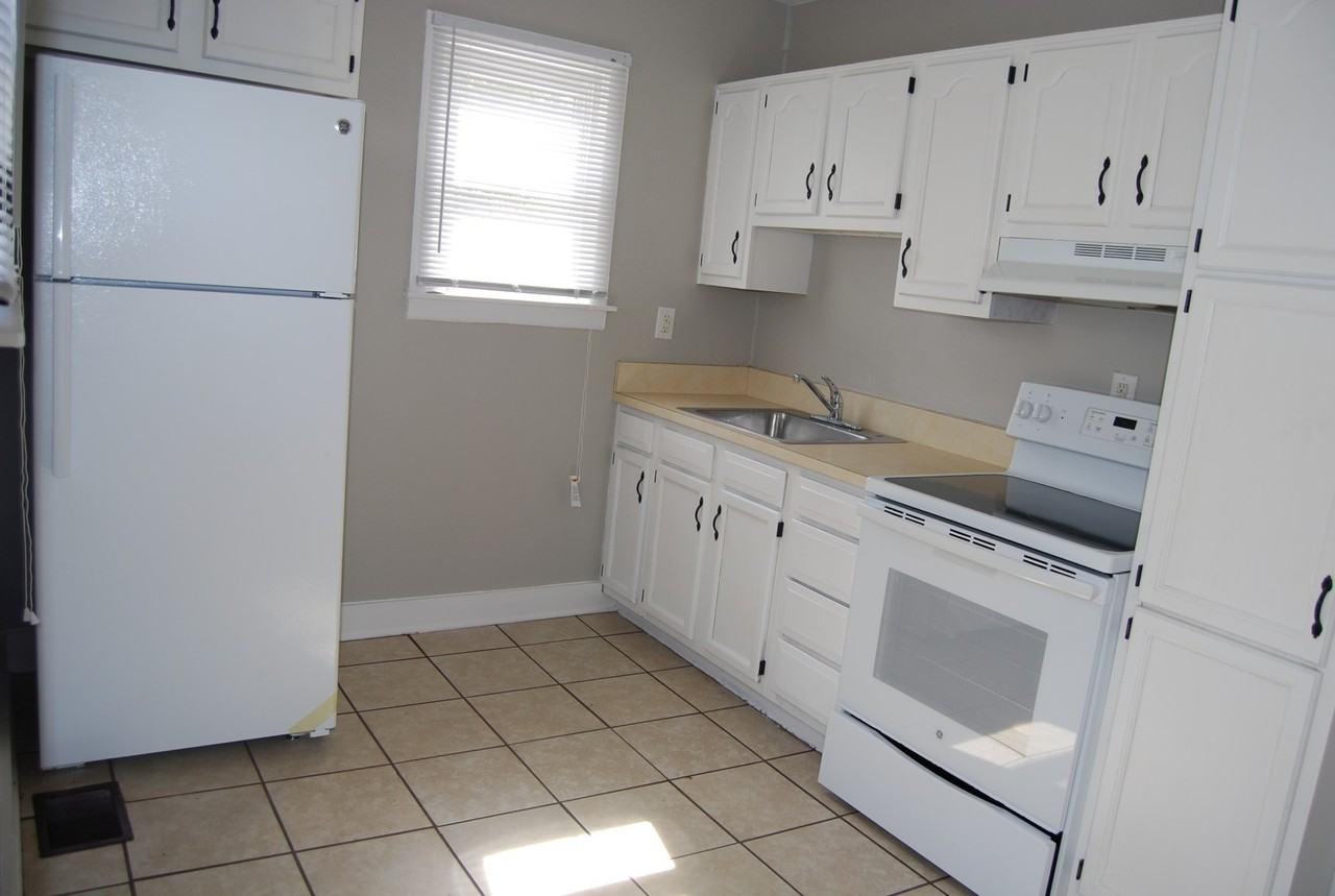 868 Clarks Ln - Photo 4 of 17