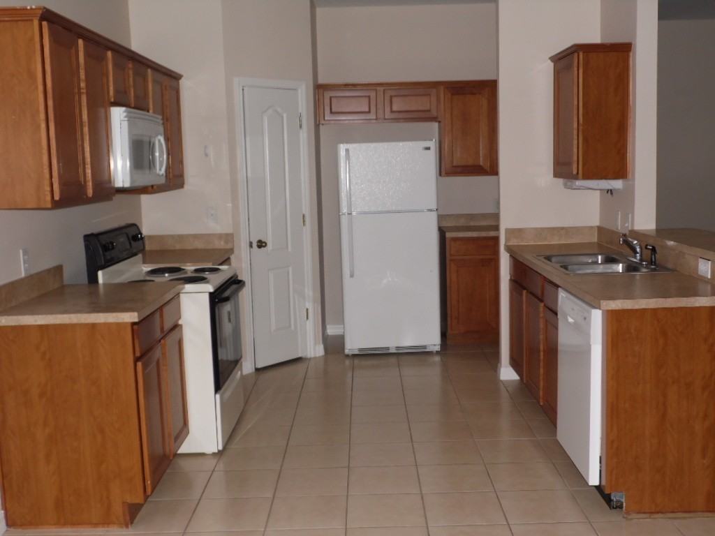 4005 Pemberly Pines Cir - Photo 3 of 13