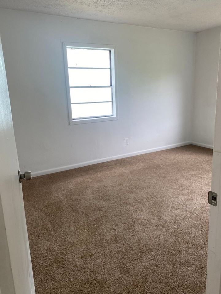 8505 Jasper Ave - Photo 7 of 7