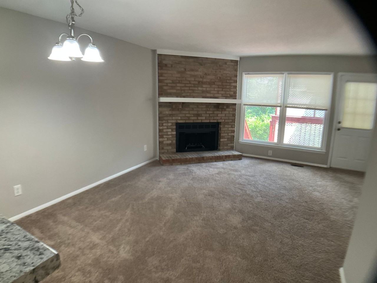 13 Astor Ct - Photo 4 of 29