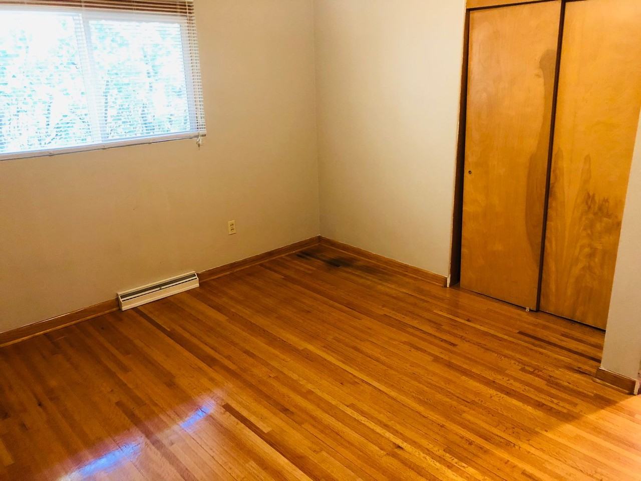 417 11th Ave Se - Photo 5 of 10