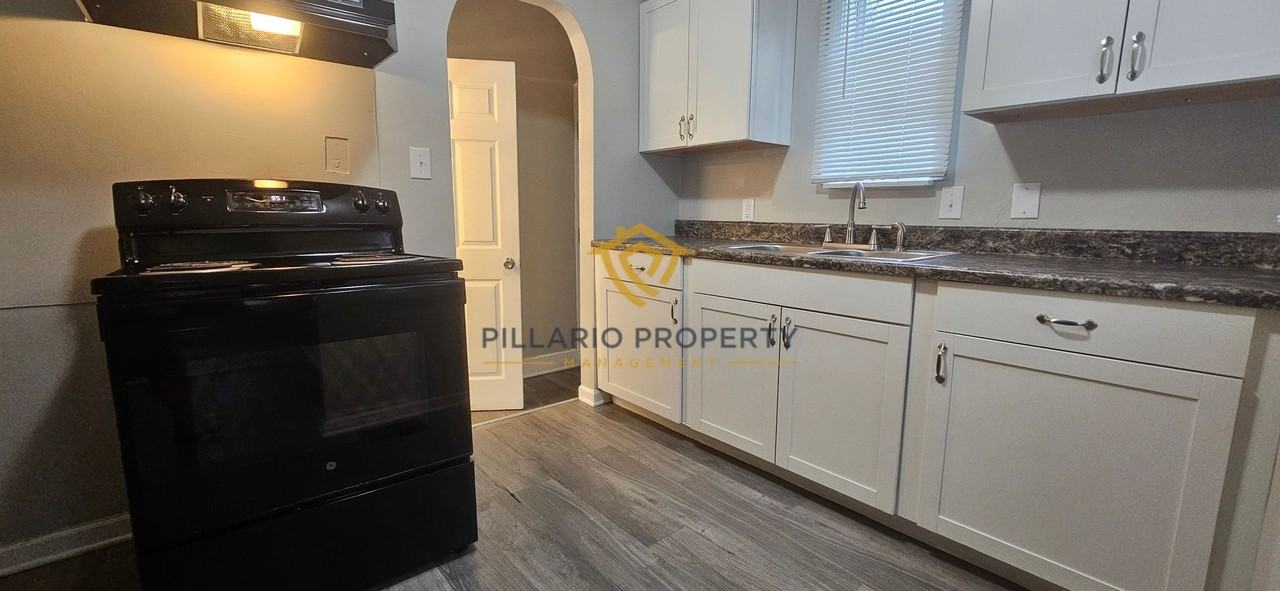3527 N Chester Ave - Photo 3 of 16