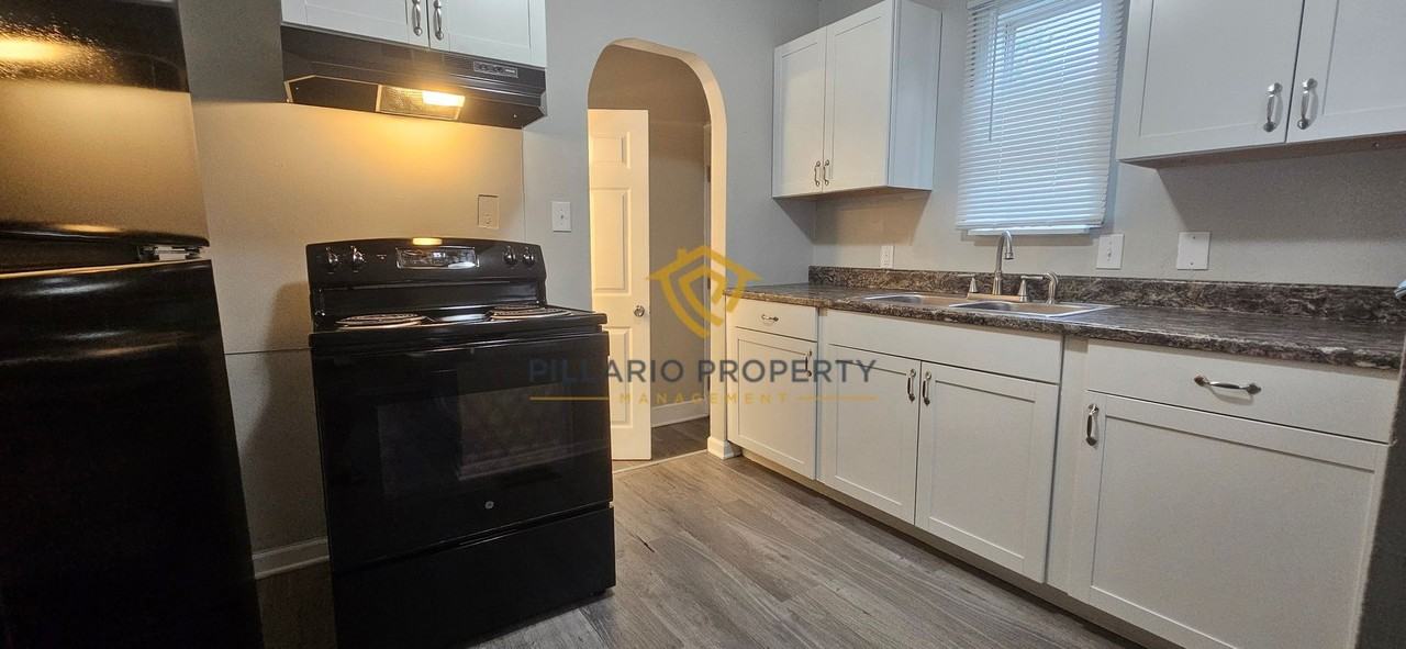 3527 N Chester Ave - Photo 4 of 16