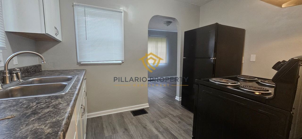 3527 N Chester Ave - Photo 5 of 16