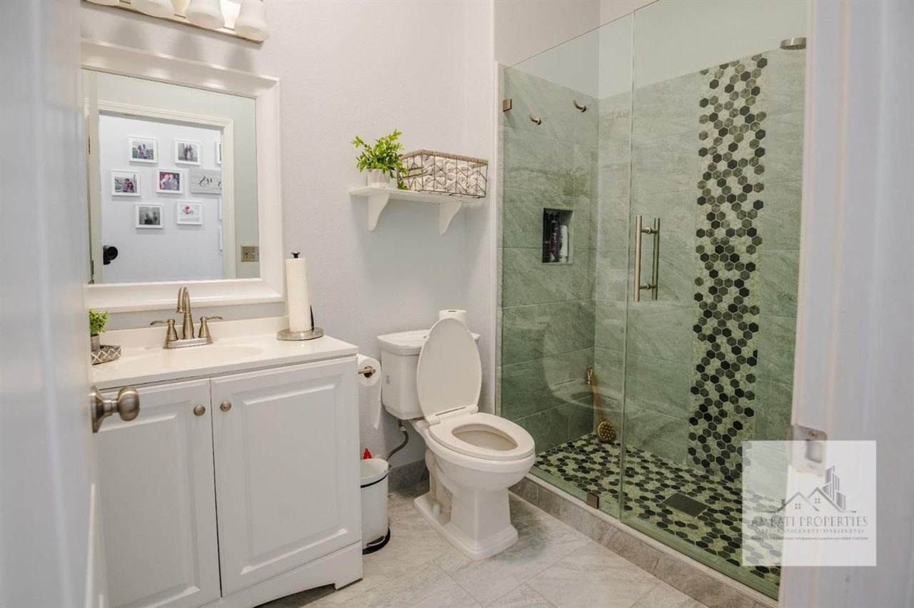 933 N Burgan Ave - Photo 7 of 18