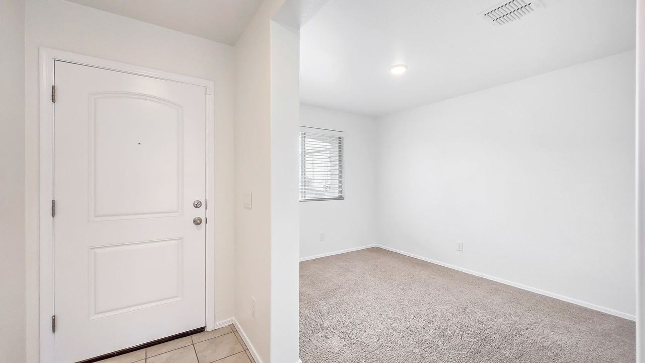 8562 S 253rd Ave - Photo 3 of 20