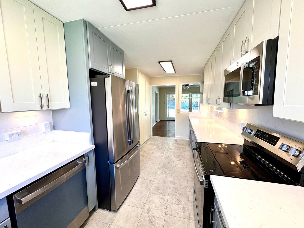 919 Kaipii St - Photo 5 of 19
