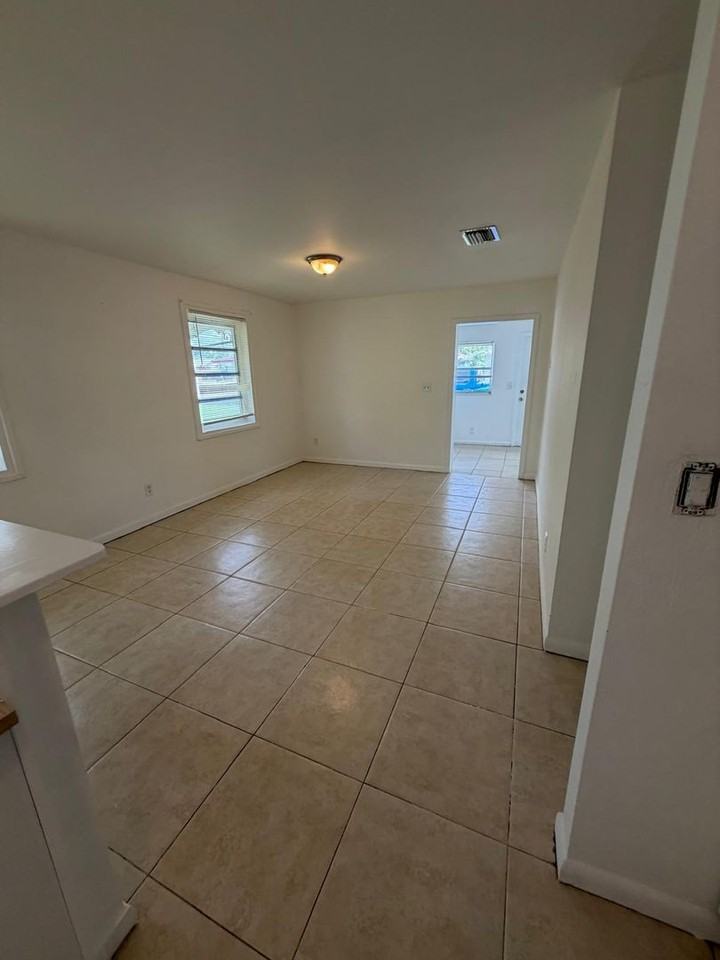 649 W 3rd St - Photo 7 of 18