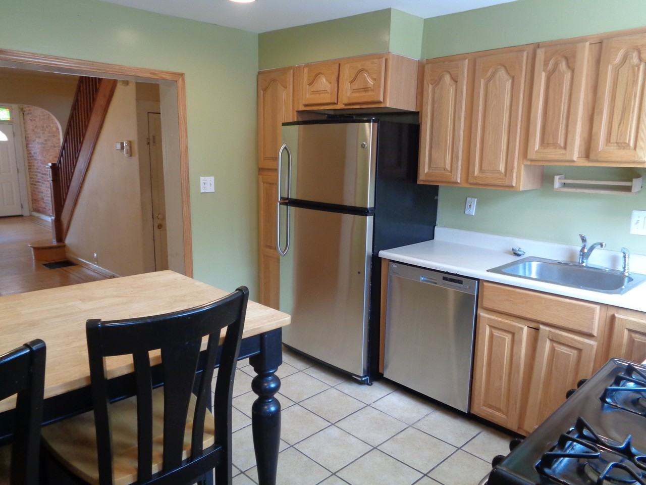 815 S Decker Ave - Photo 4 of 9