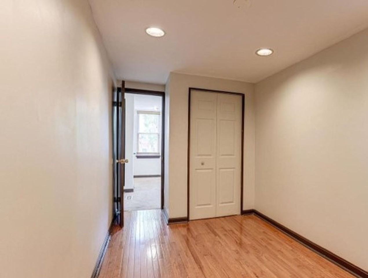 815 S Decker Ave - Photo 5 of 9