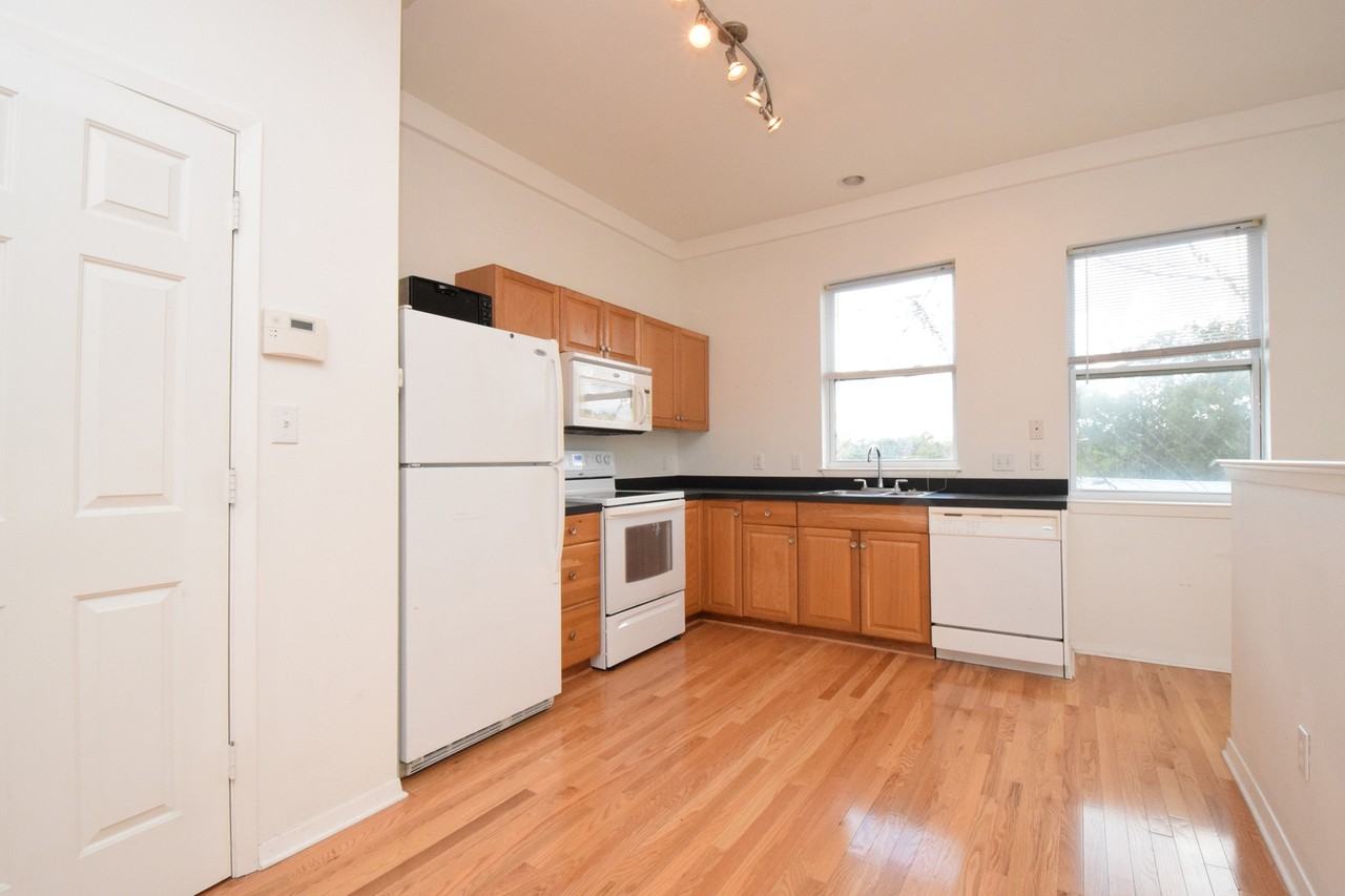 2102 Greenwood Ave Apt B - Photo 6 of 16