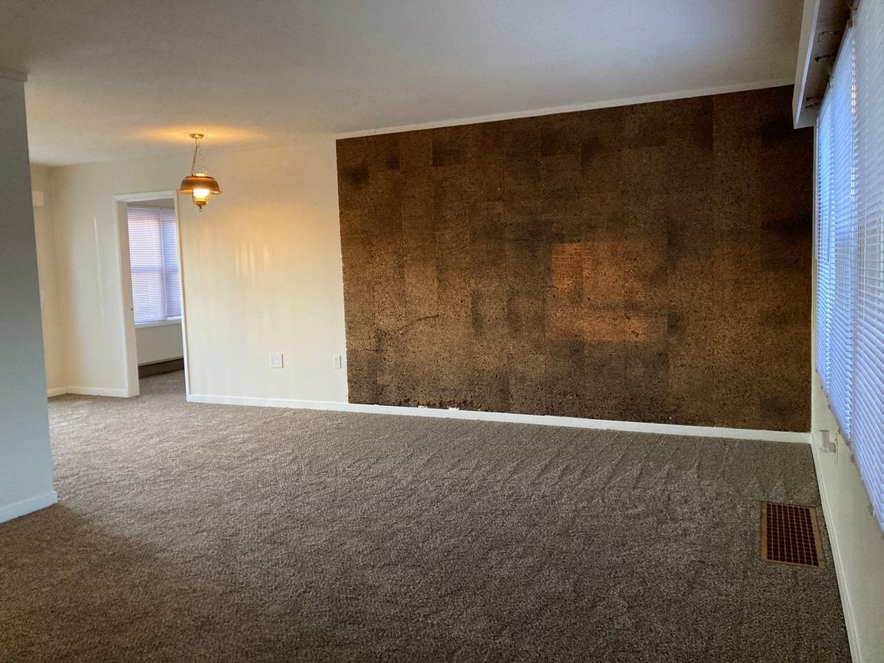 319 Douglass Ave - Photo 6 of 28