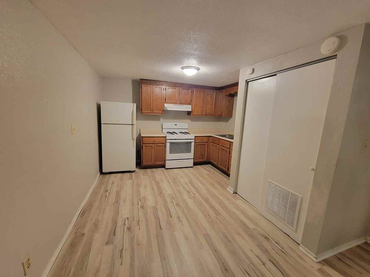 156 Maywood Avenue - Photo 4 of 14