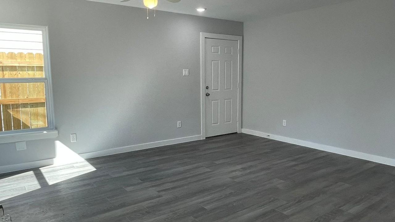 6723 Orville St #A - Photo 3 of 14