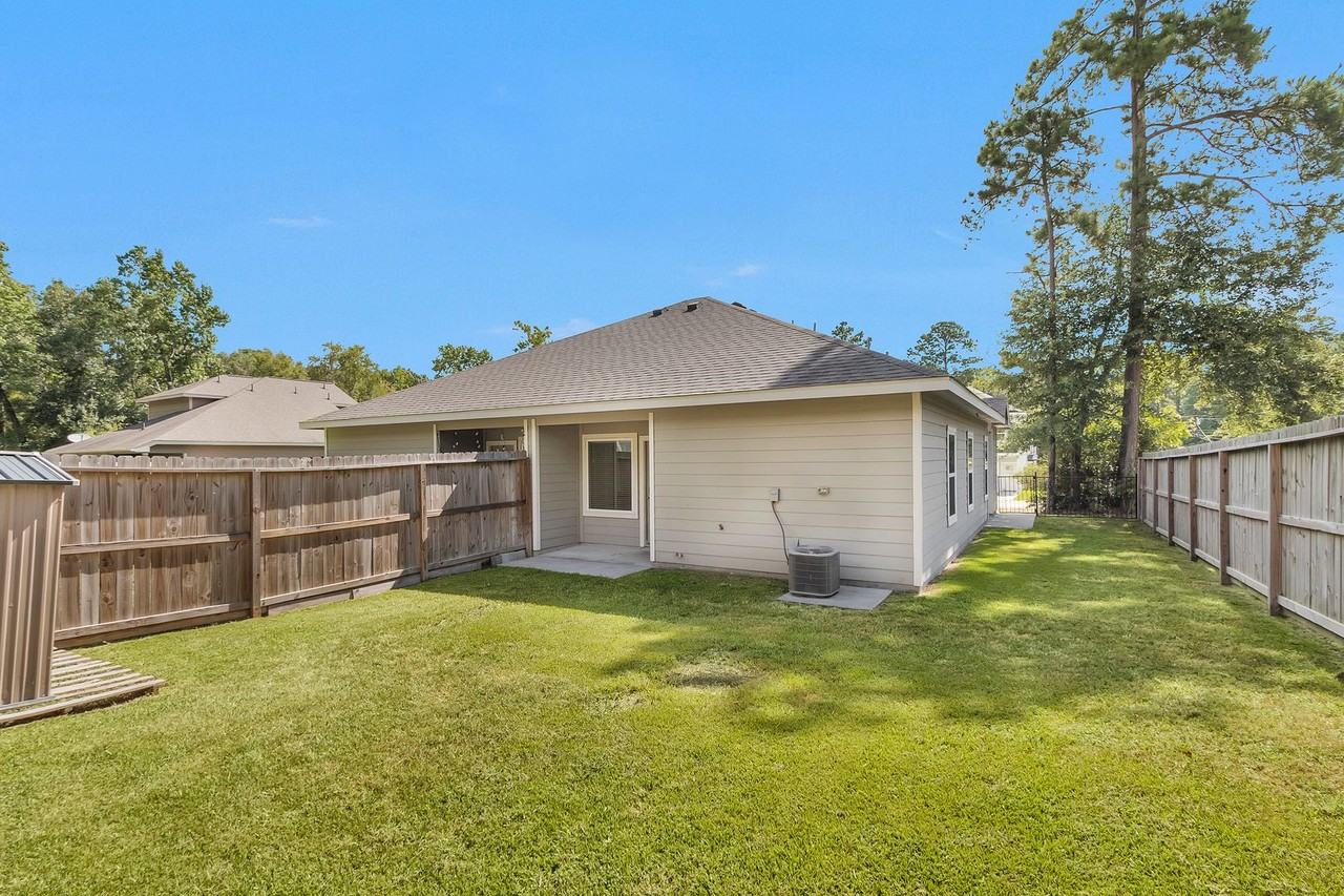 15841 Beechnut Dr - Photo 2 of 19