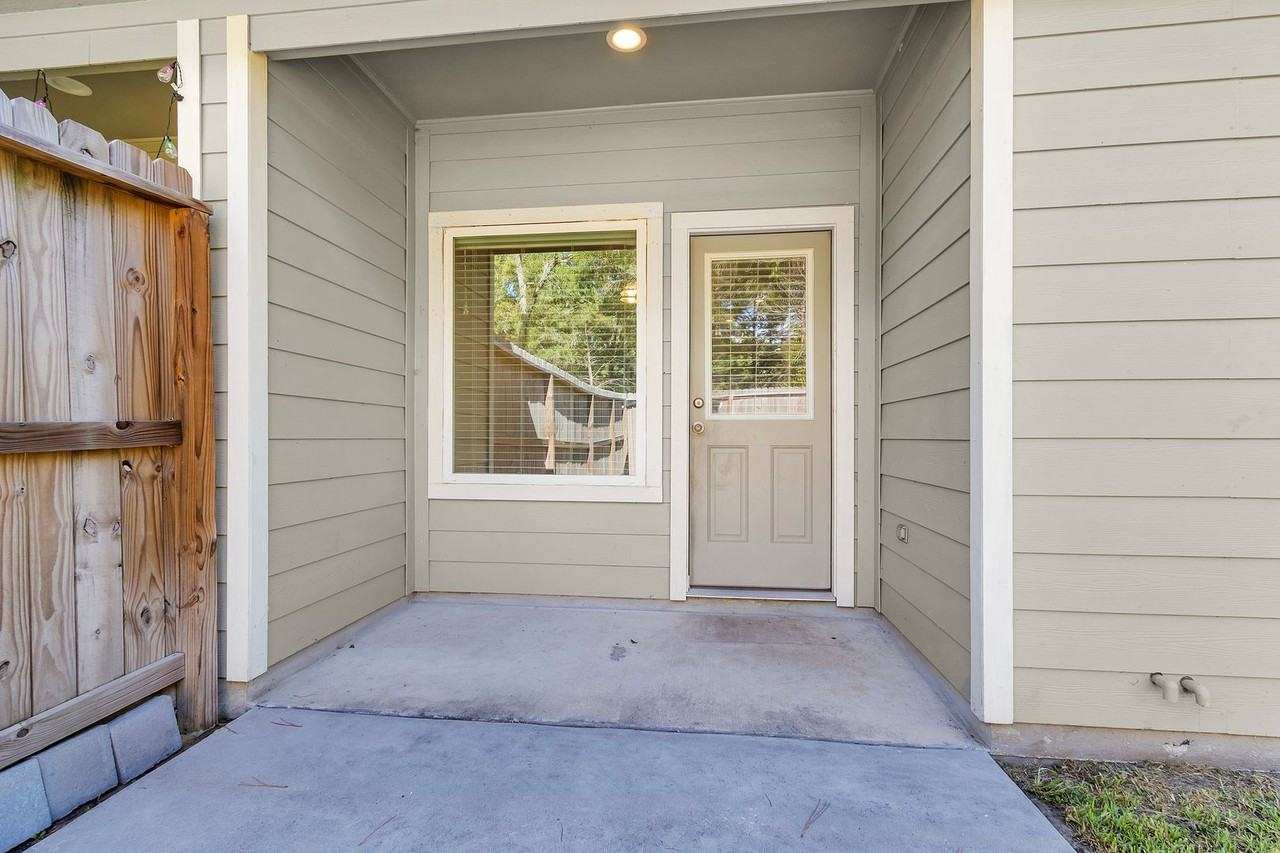 15841 Beechnut Dr - Photo 3 of 19