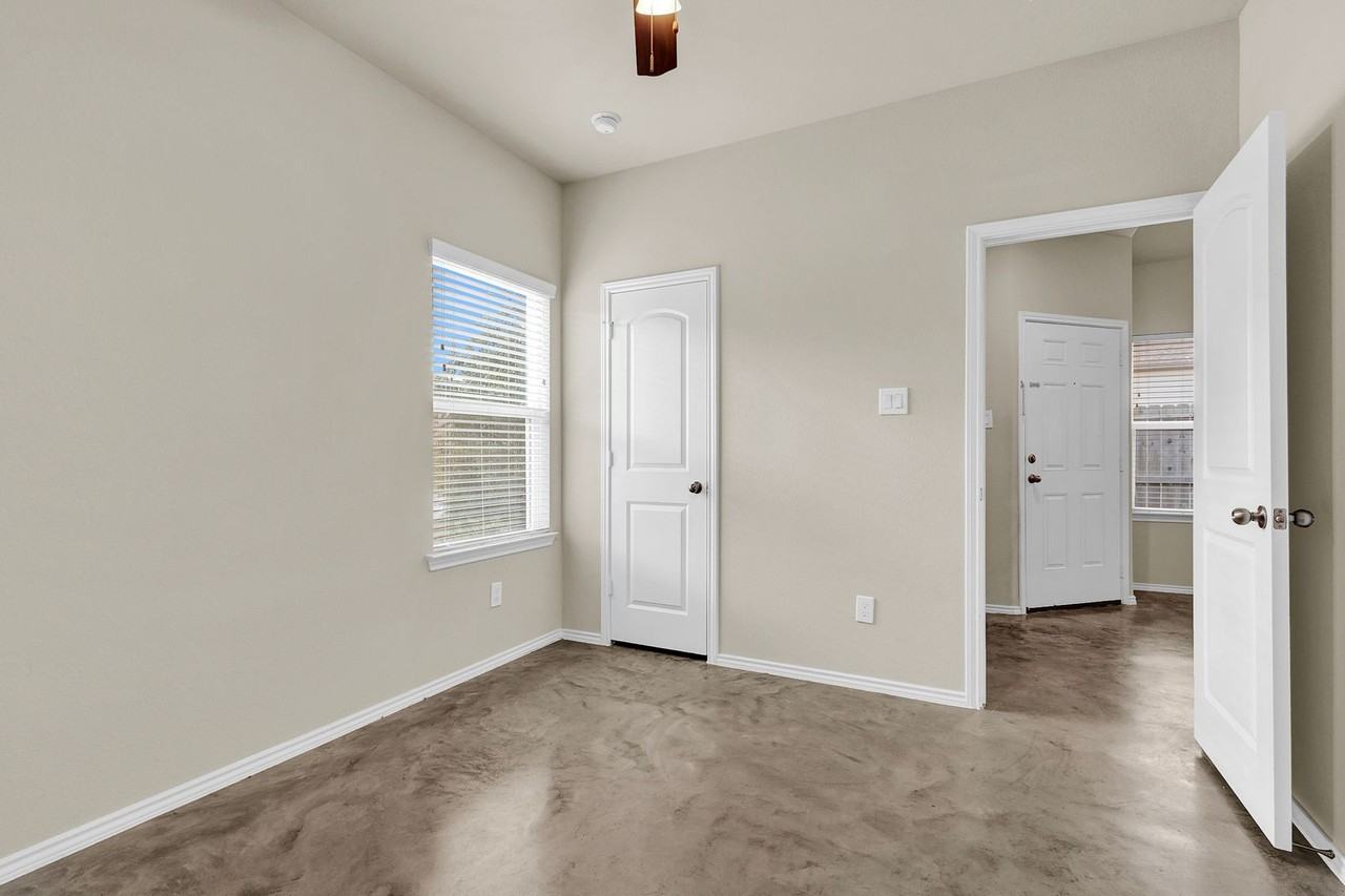 15841 Beechnut Dr - Photo 6 of 19