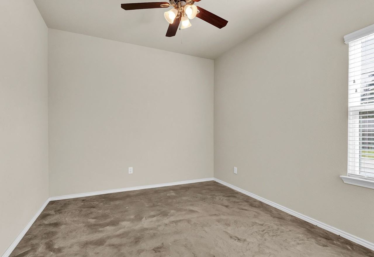 15841 Beechnut Dr - Photo 7 of 19