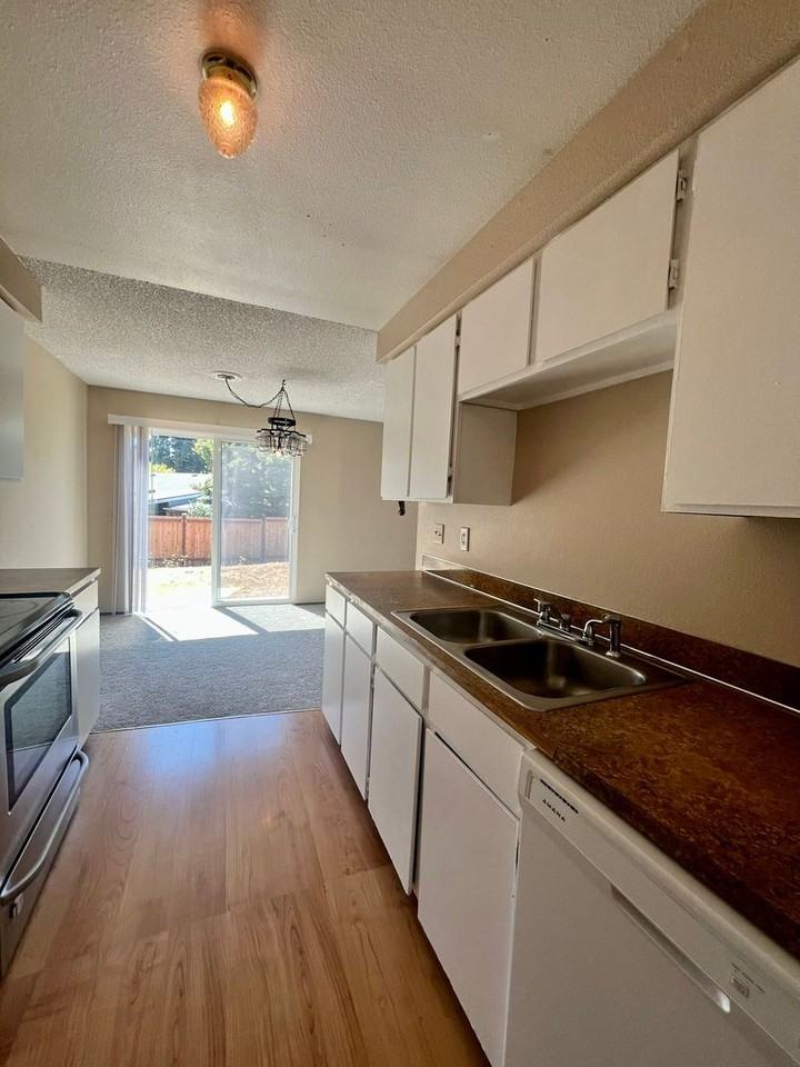 9236 White Fir Dr Ne #B - Photo 5 of 14