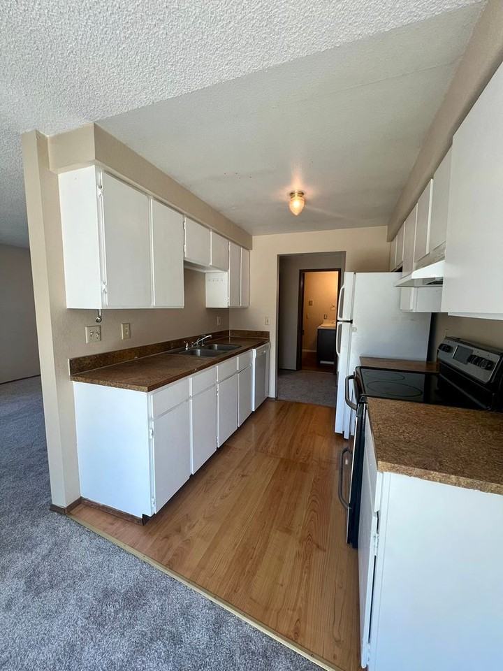 9236 White Fir Dr Ne #B - Photo 6 of 14
