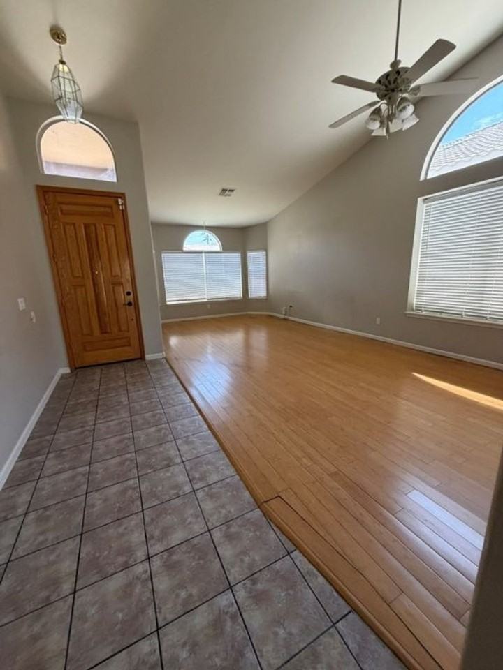 3130 E Brookwood Ct - Photo 4 of 22