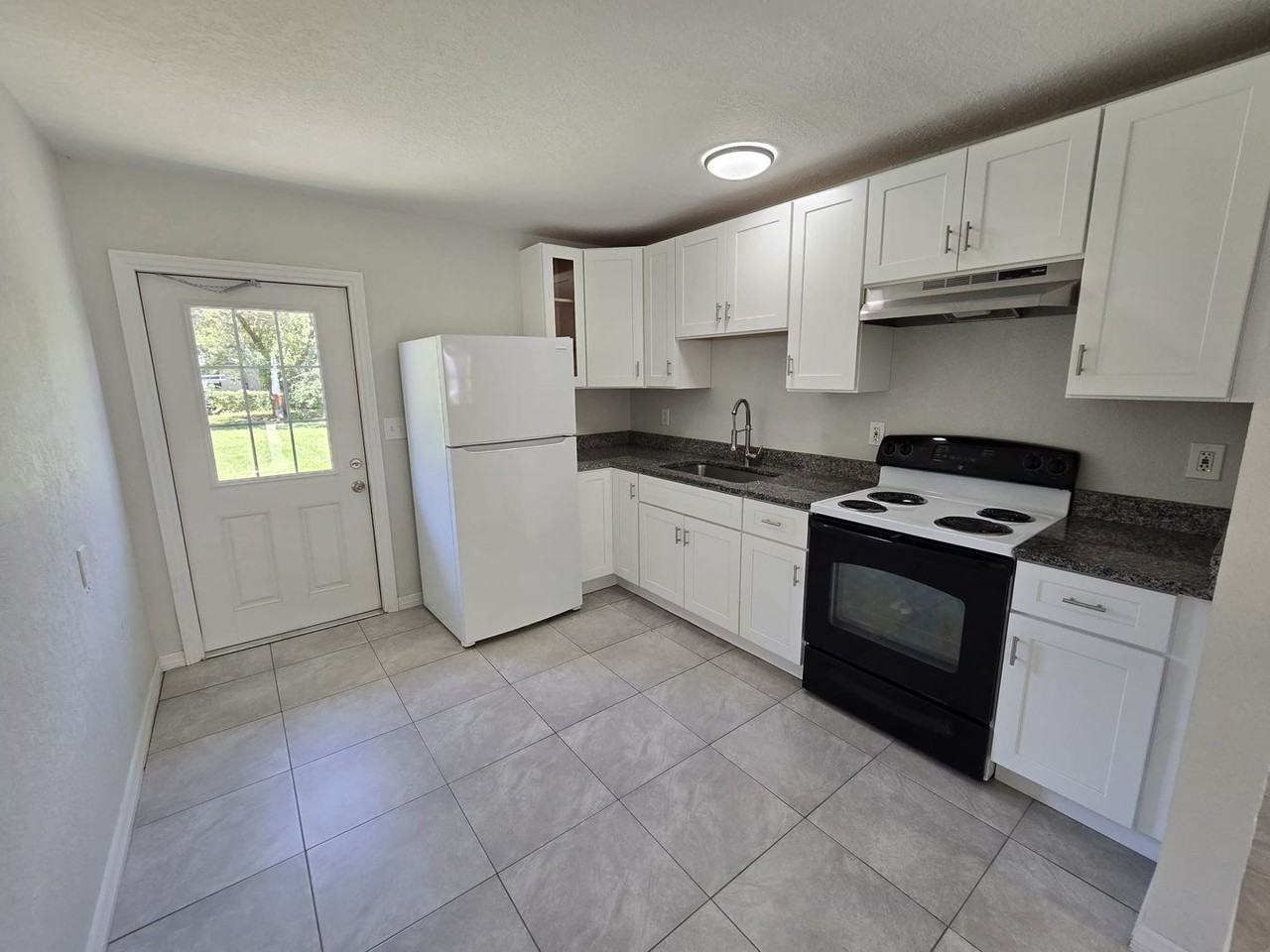4003 Avenue I - Photo 3 of 9