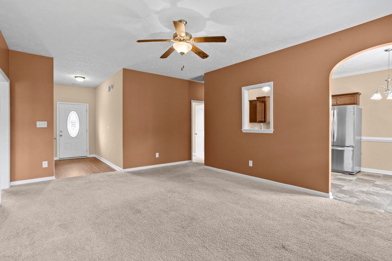 215 Classy Ct - Photo 5 of 20