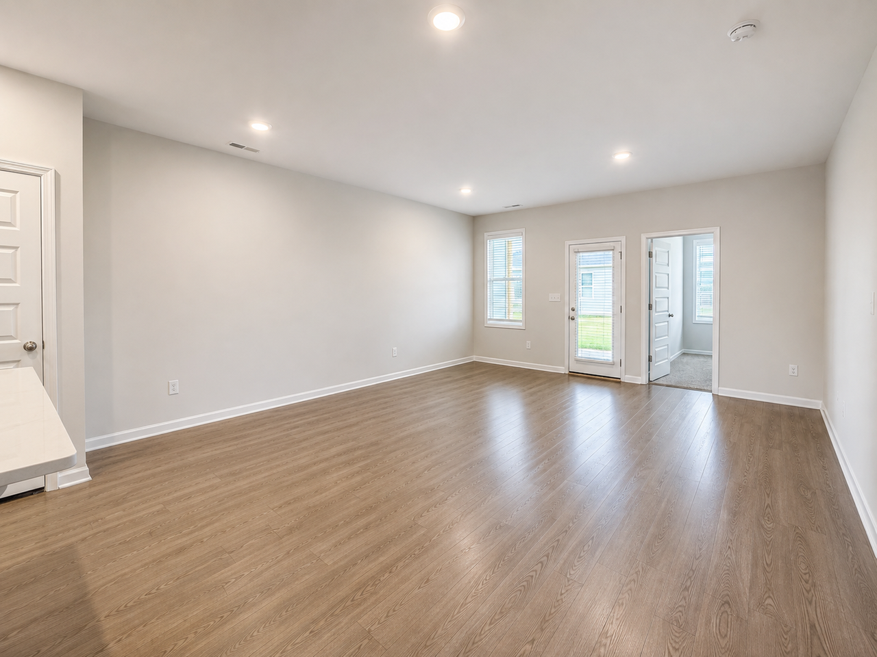 315 Sandpiper St - Photo 5 of 15