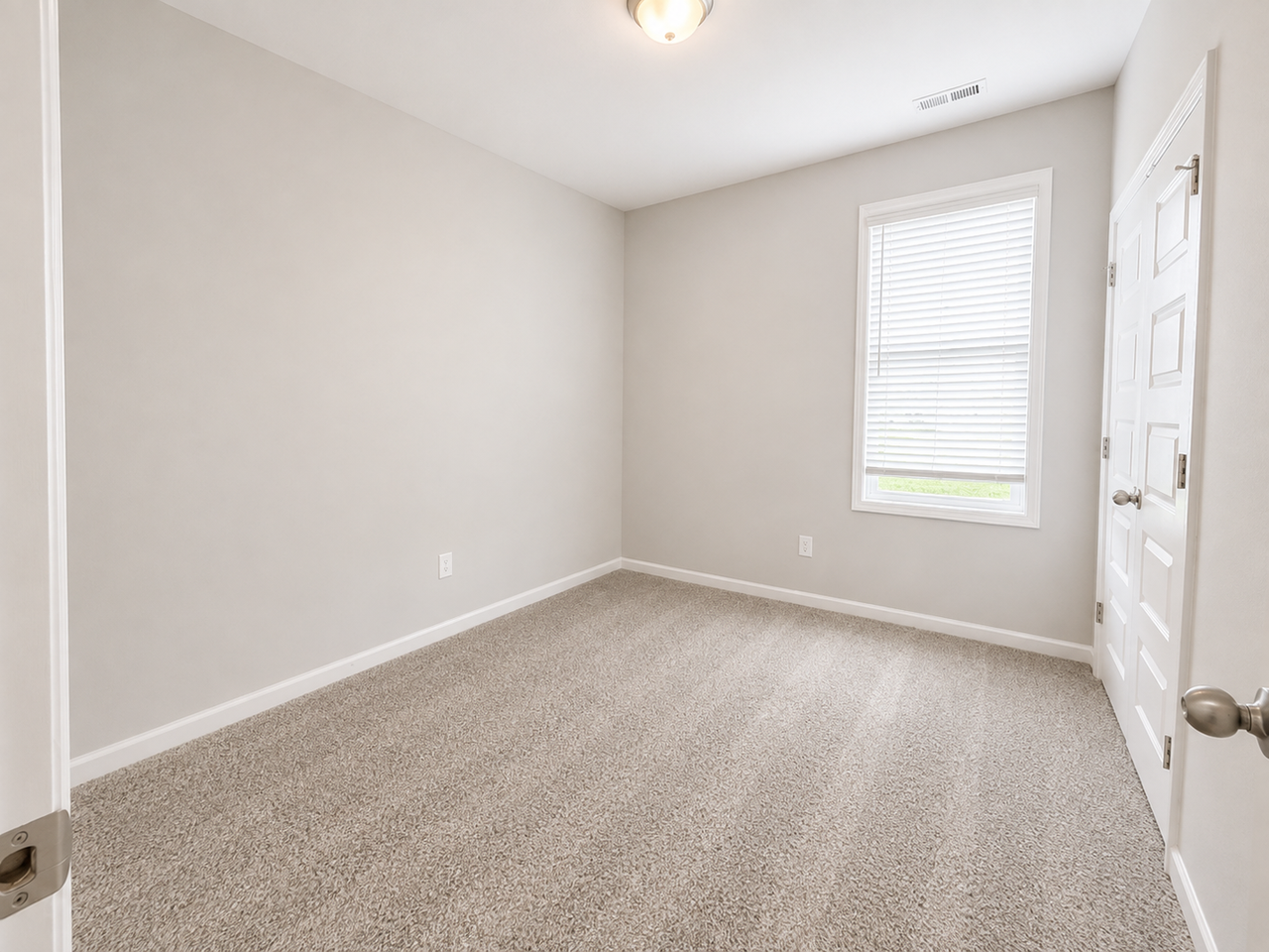 315 Sandpiper St - Photo 7 of 15