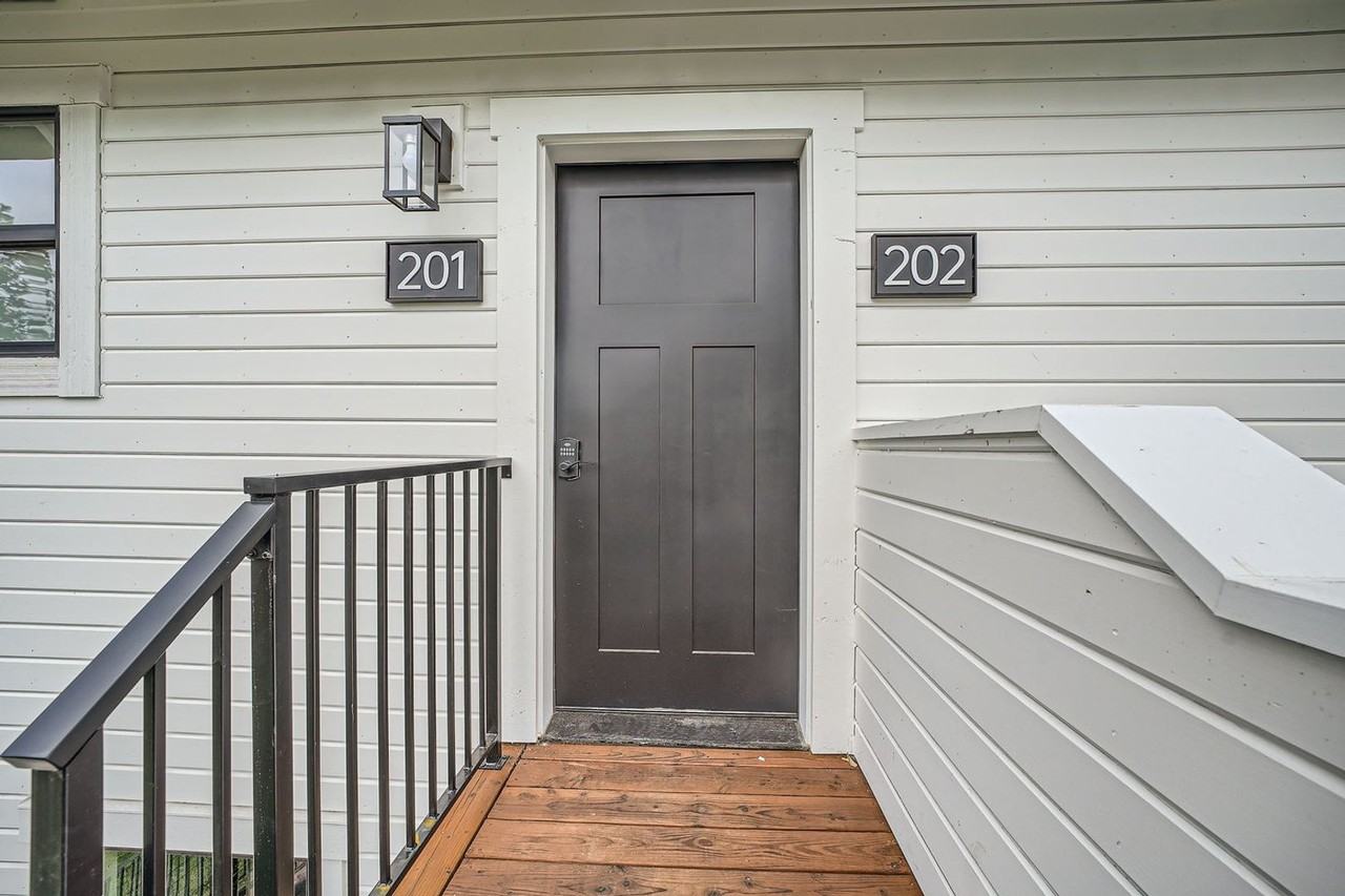 31628 W Commercial St - Photo 4 of 10