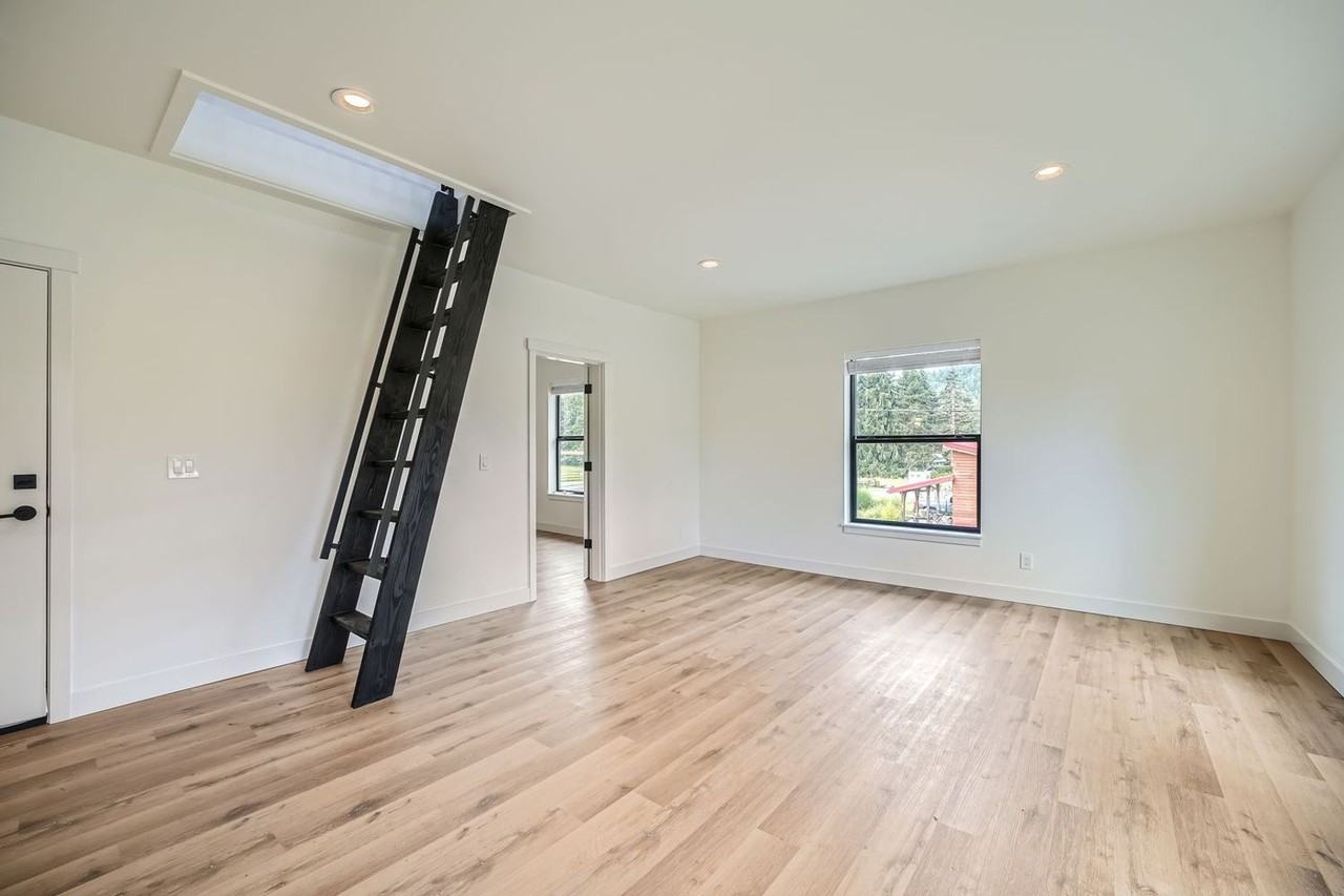 31628 W Commercial St - Photo 5 of 10