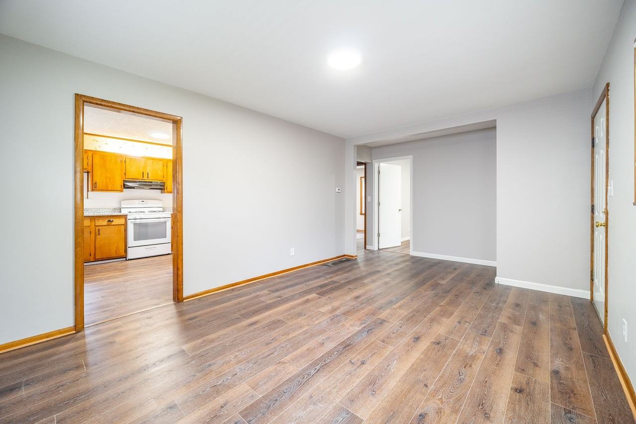 1193 Carolyn Ave - Photo 2 of 18