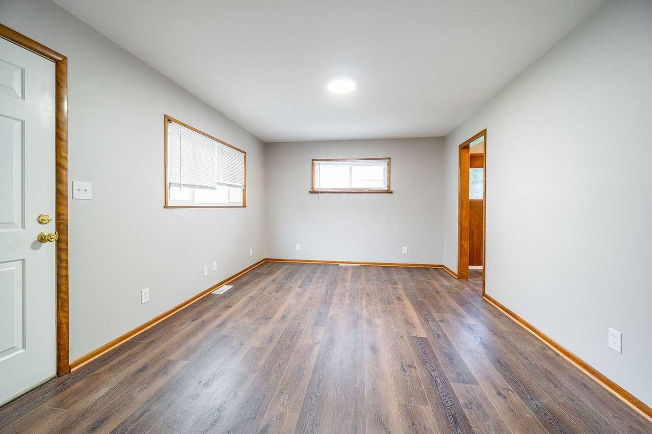1193 Carolyn Ave - Photo 3 of 18