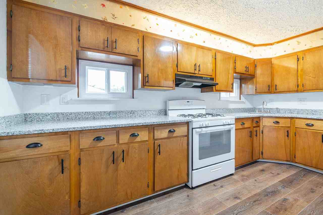 1193 Carolyn Ave - Photo 4 of 18