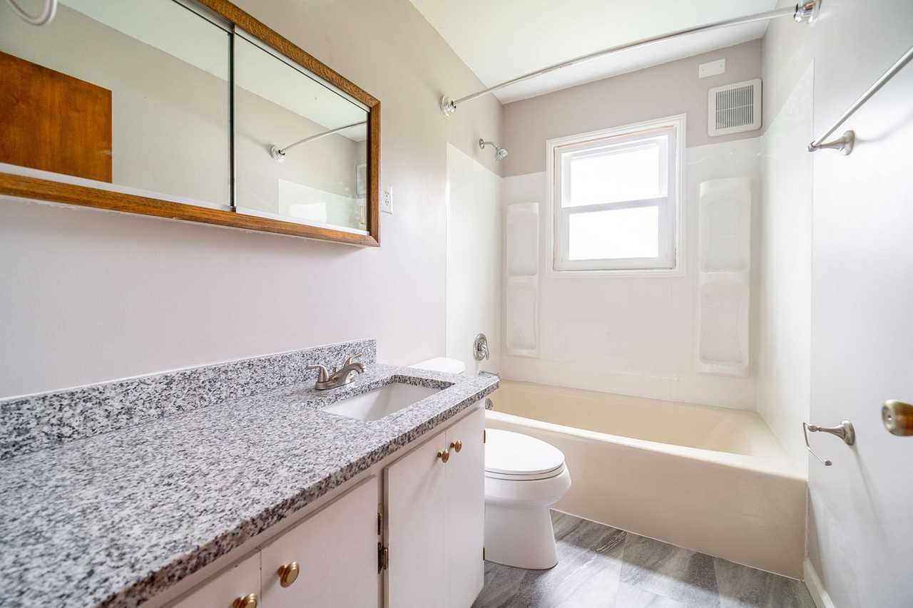 1193 Carolyn Ave - Photo 6 of 18