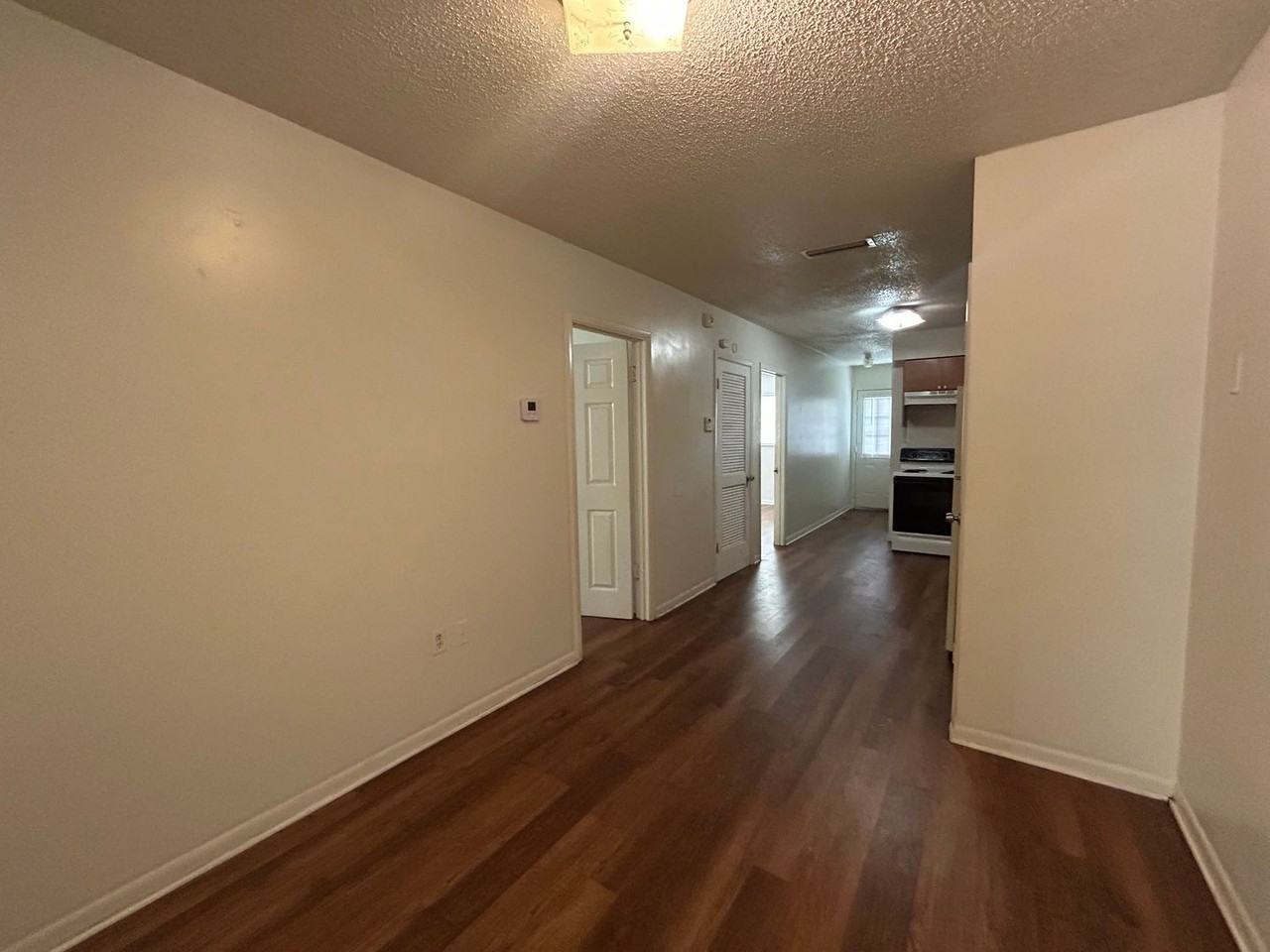 1110 N Brunnell Pkwy - Photo 3 of 10