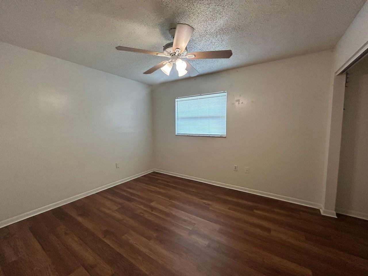 1110 N Brunnell Pkwy - Photo 6 of 10