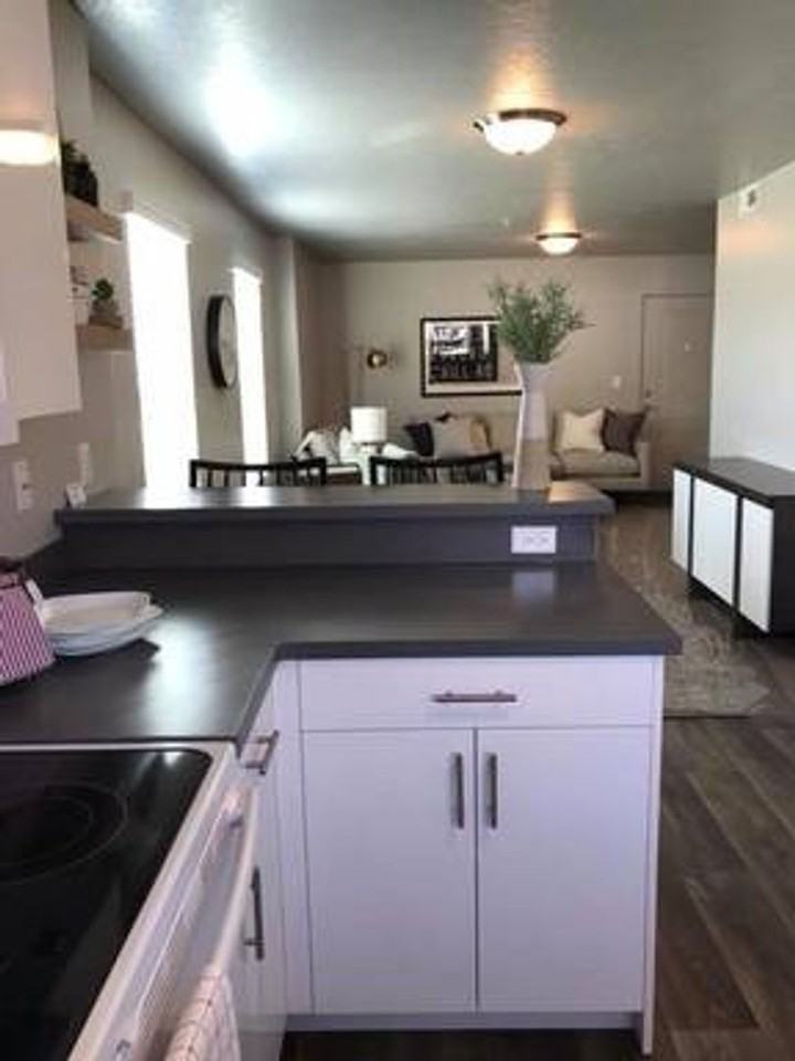 1700 Sandhill Rd - Photo 2 of 10