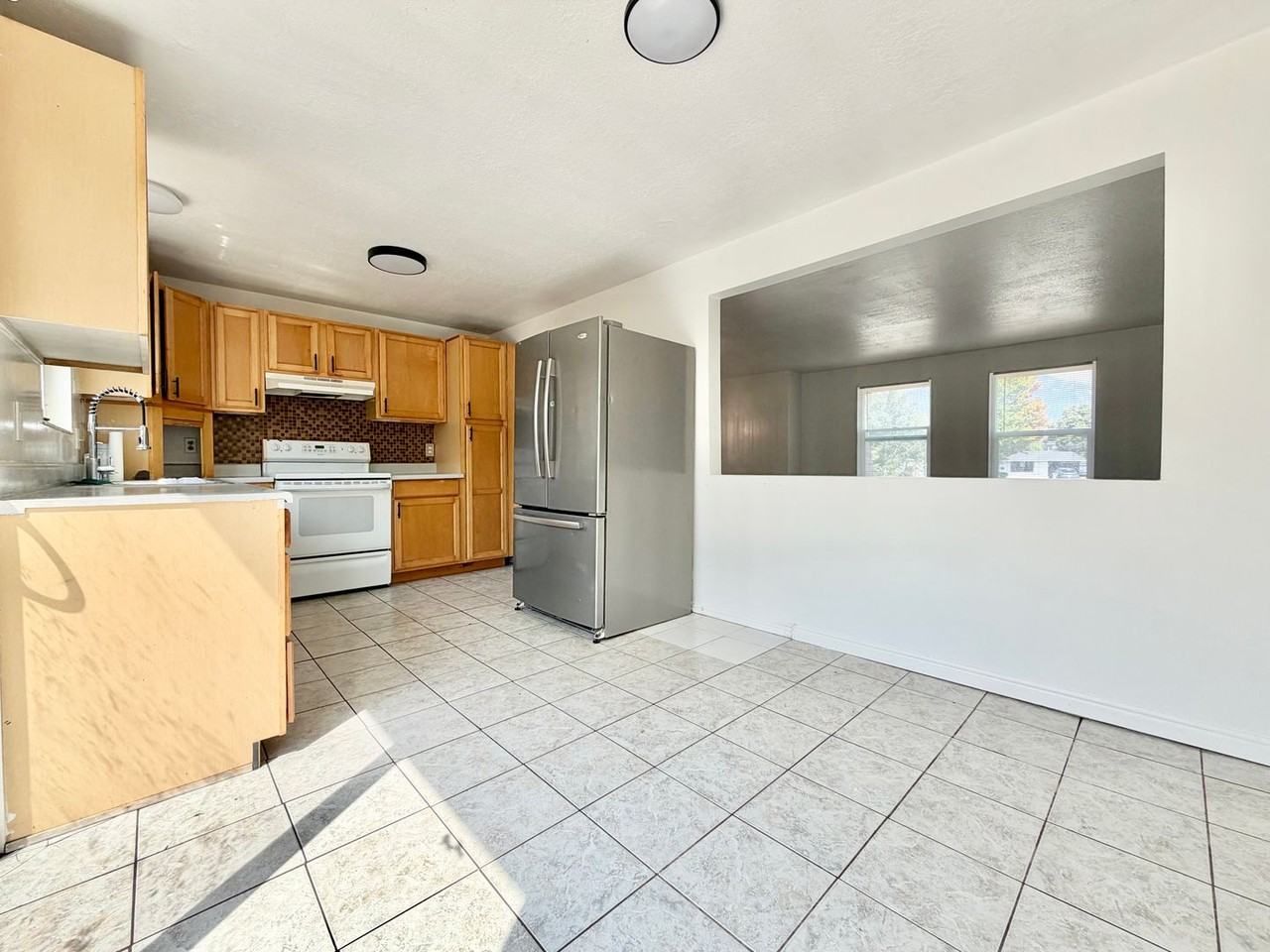 9900 S Darin Dr - Photo 2 of 20