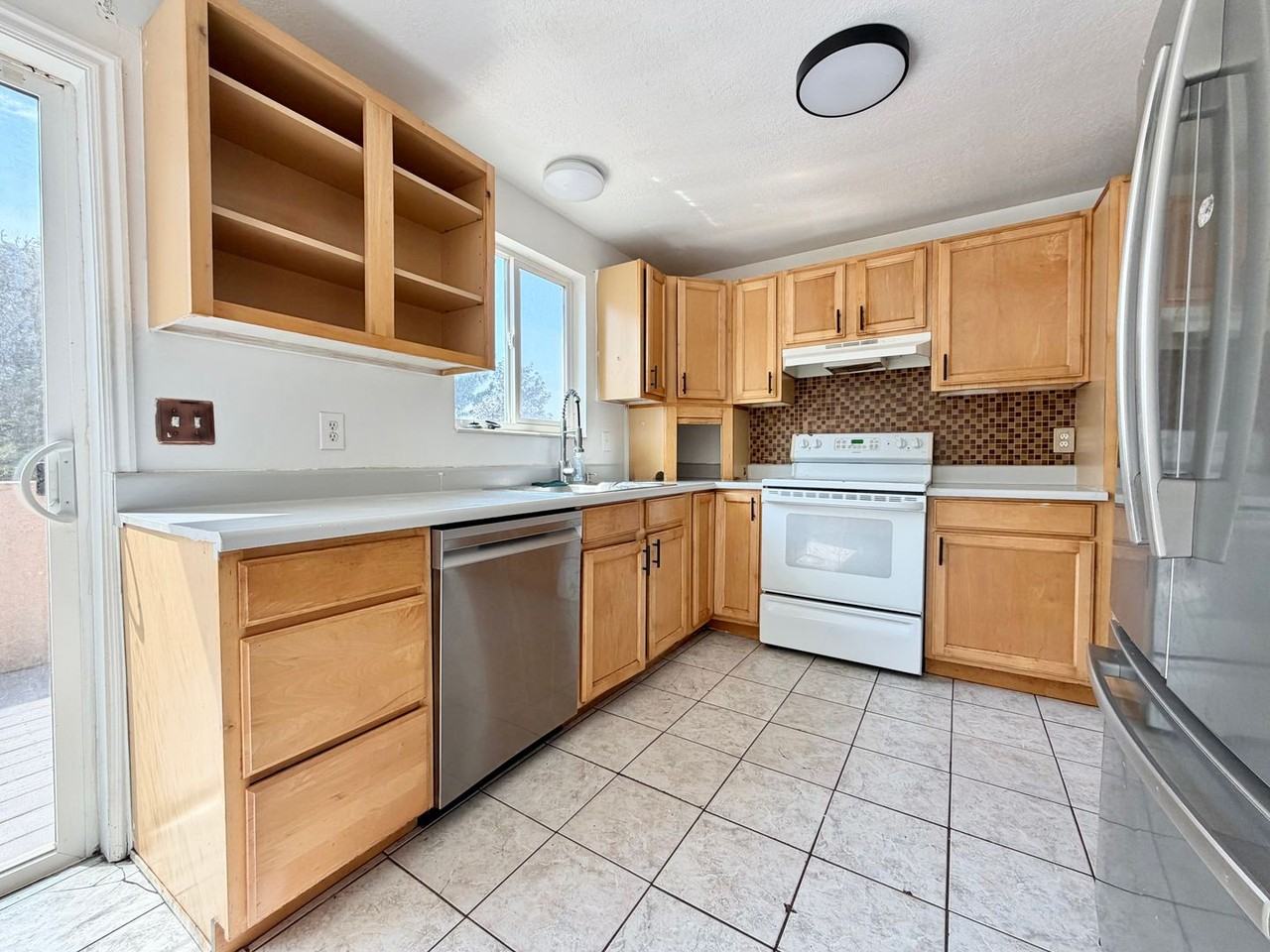 9900 S Darin Dr - Photo 4 of 20