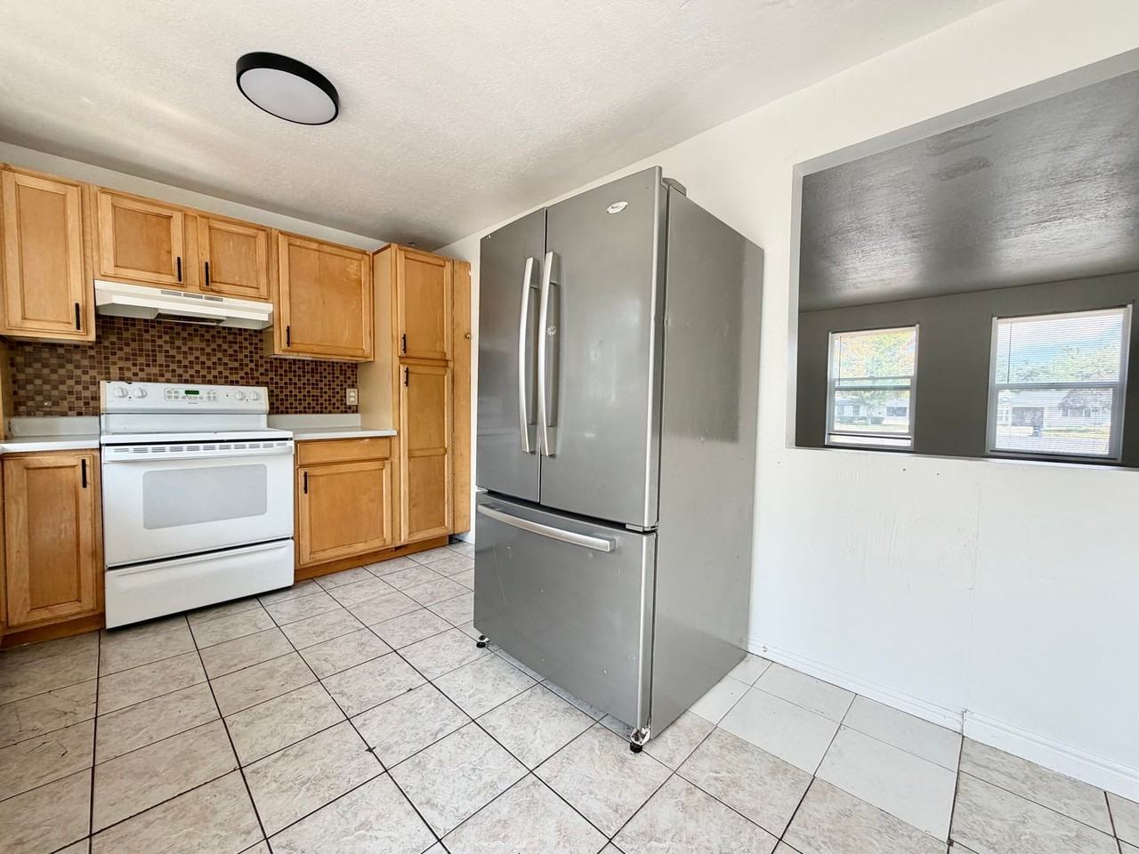9900 S Darin Dr - Photo 5 of 20