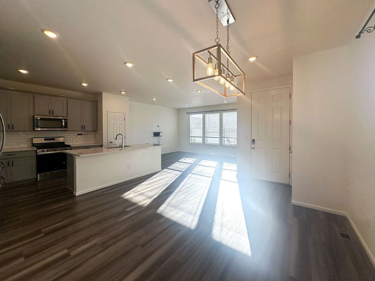 17430 Pacific Peak Cir - Photo 5 of 50